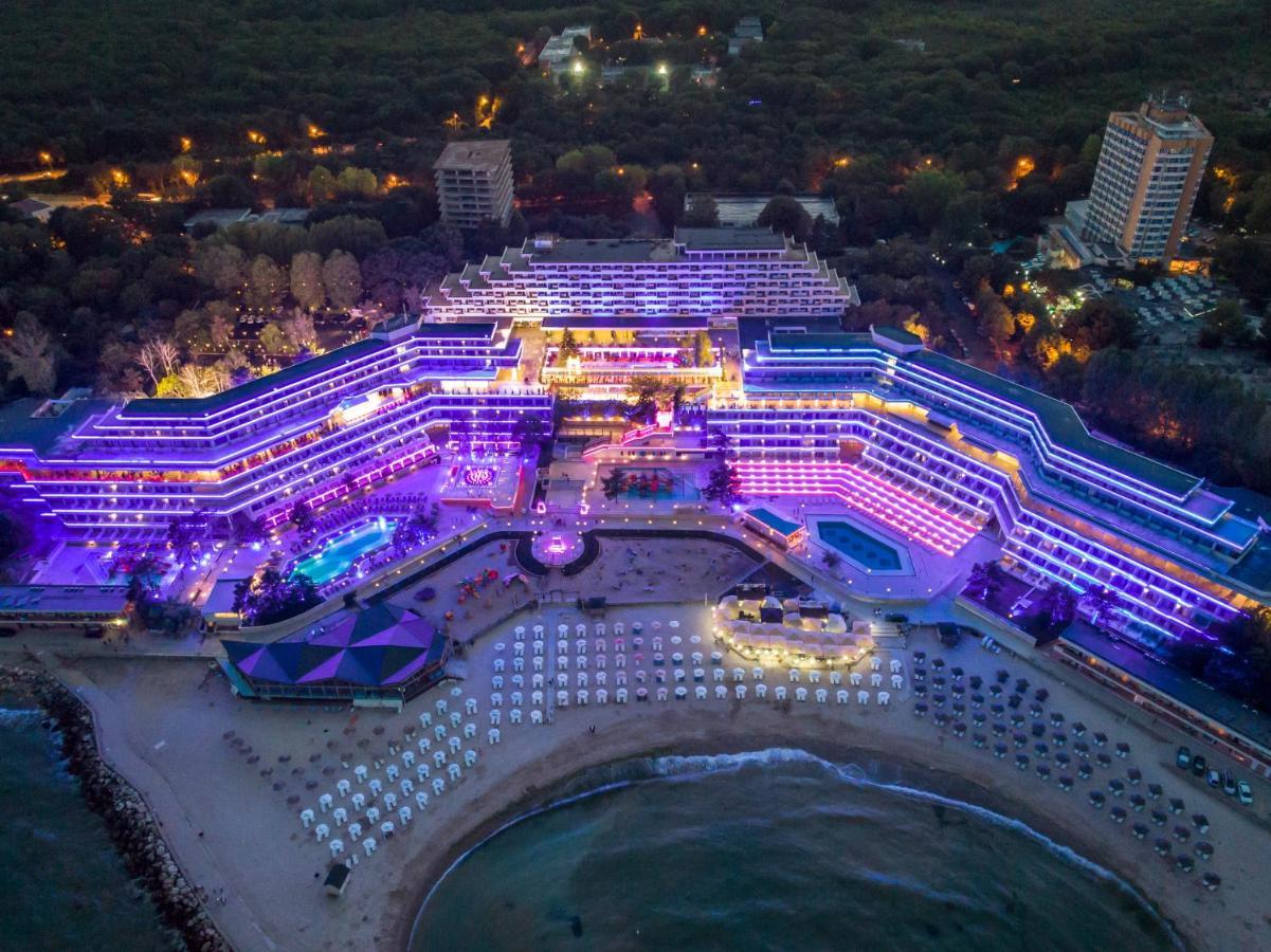 Hotel Phoenicia Blue View