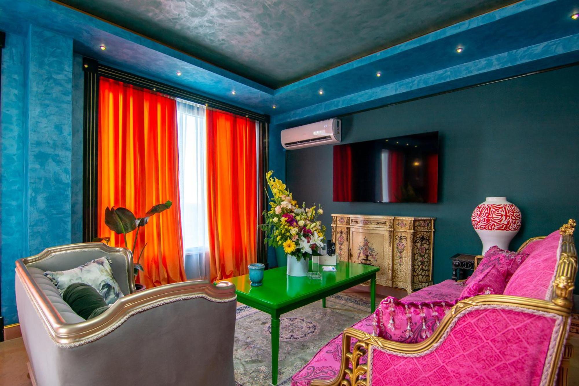 Phoenicia Blue View