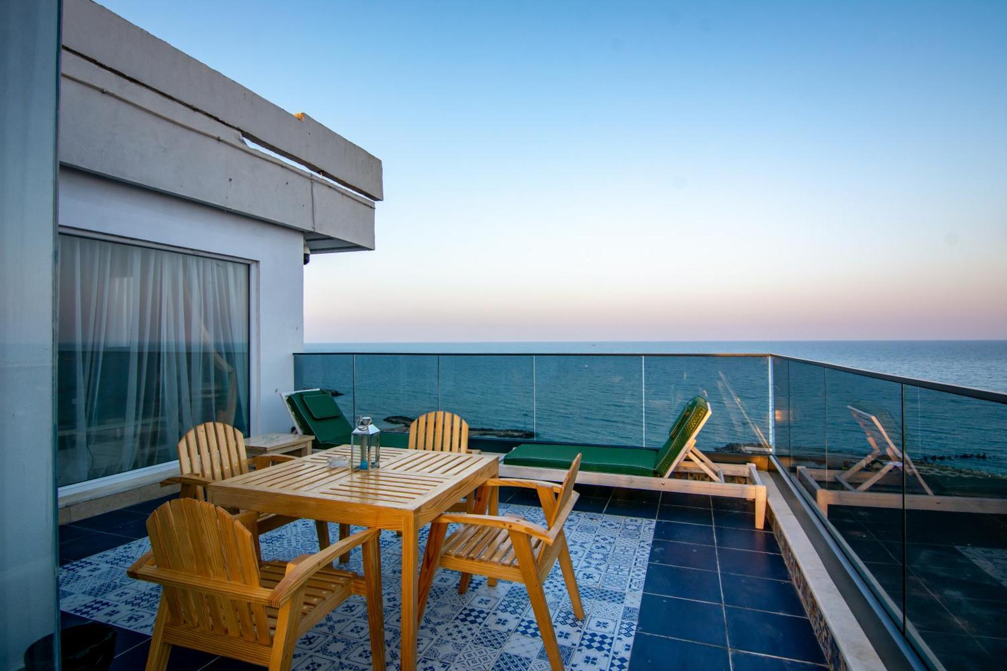 Phoenicia Blue View